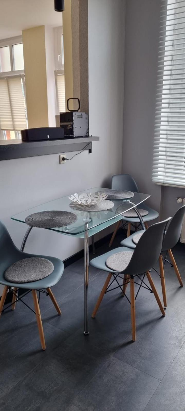 Apartamenty Lazurowy I Sloneczny Z Darmowym Parkingiem Strzezonym Jelenia Góra Rum bild