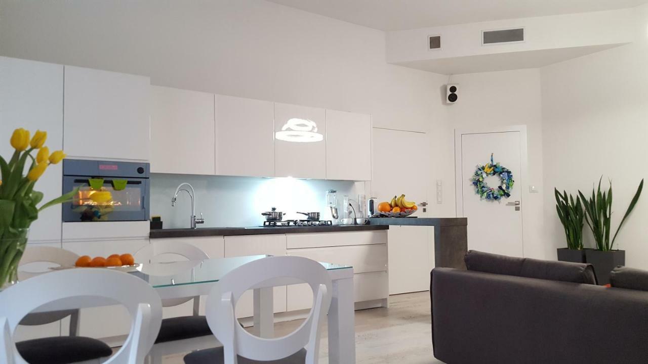 Apartamenty Lazurowy I Sloneczny Z Darmowym Parkingiem Strzezonym Jelenia Góra Exteriör bild