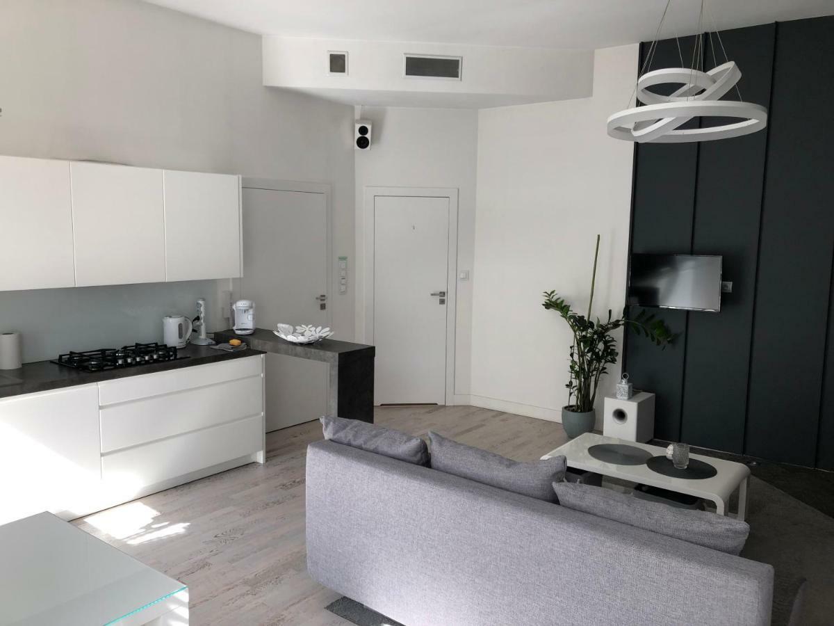 Apartamenty Lazurowy I Sloneczny Z Darmowym Parkingiem Strzezonym Jelenia Góra Exteriör bild